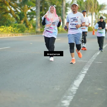 Runner Photo 7770747