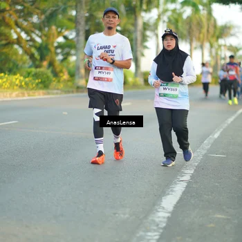Runner Photo 7770818