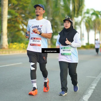 Runner Photo 7770824
