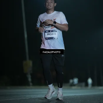 Runner Photo 7770863