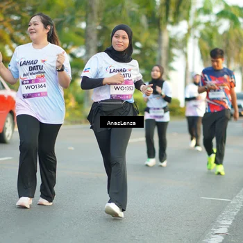 Runner Photo 7770896