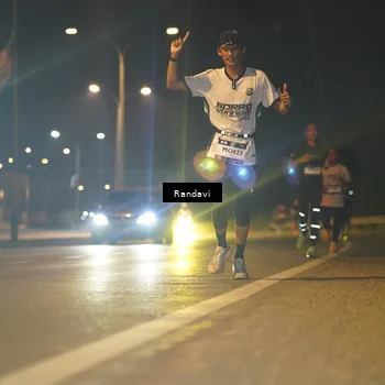 Runner Photo 7770900