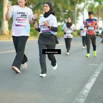 Runner Photo 7770919