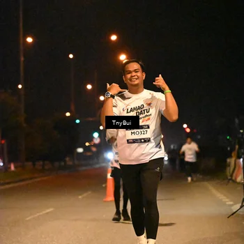 Runner Photo 7771002
