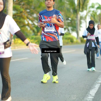 Runner Photo 7771009