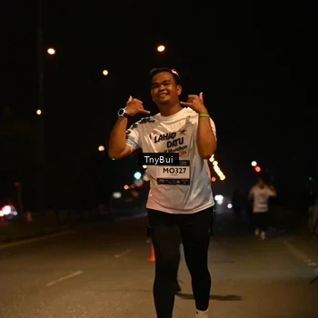 Runner Photo 7771011