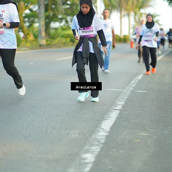 Runner Photo 7771015