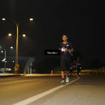 Runner Photo 7771021