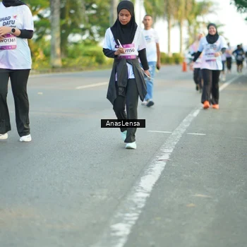 Runner Photo 7771027