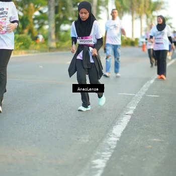 Runner Photo 7771033