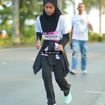 Runner Photo 7771034