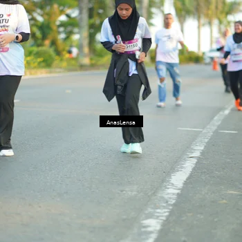 Runner Photo 7771039
