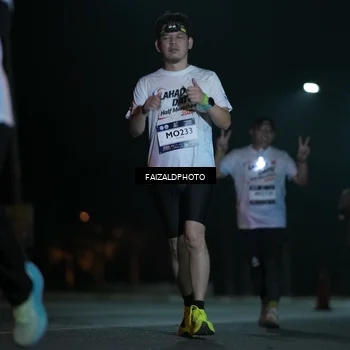 Runner Photo 7771066