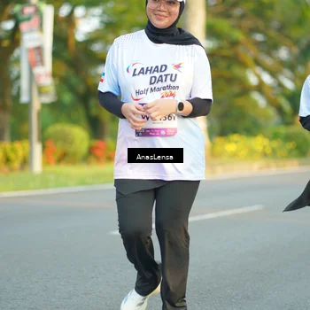 Runner Photo 7771071
