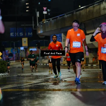 Runner Photo 7771102