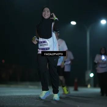 Runner Photo 7771112