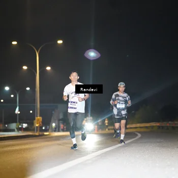 Runner Photo 7771161