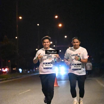 Runner Photo 7771296