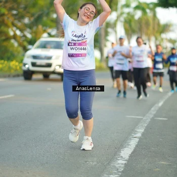 Runner Photo 7771320