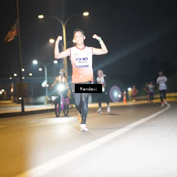 Runner Photo 7771327
