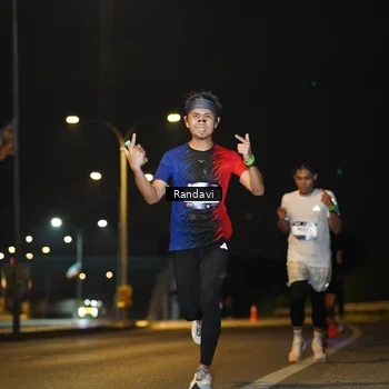 Runner Photo 7771363