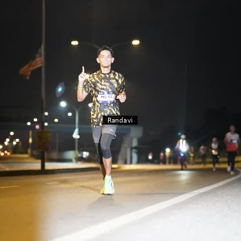 Runner Photo 7771370