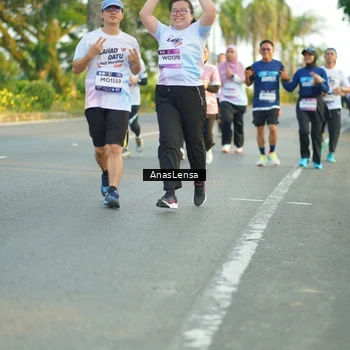 Runner Photo 7771397