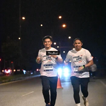 Runner Photo 7771399