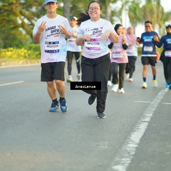 Runner Photo 7771412