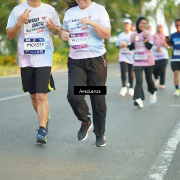 Runner Photo 7771438