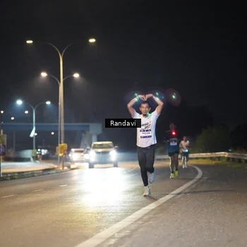 Runner Photo 7771486