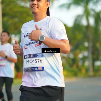 Runner Photo 7771565