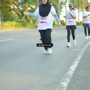 Runner Photo 7771609