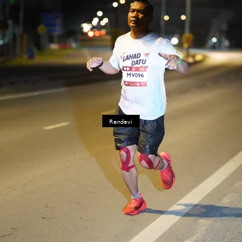 Runner Photo 7771610