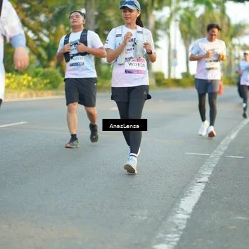 Runner Photo 7771613