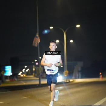 Runner Photo 7771617