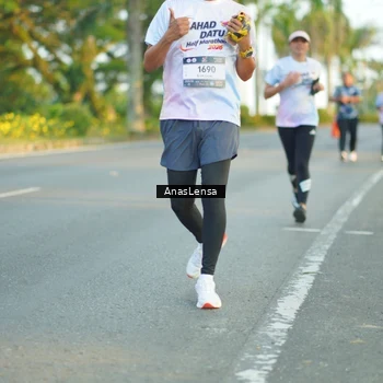 Runner Photo 7771667
