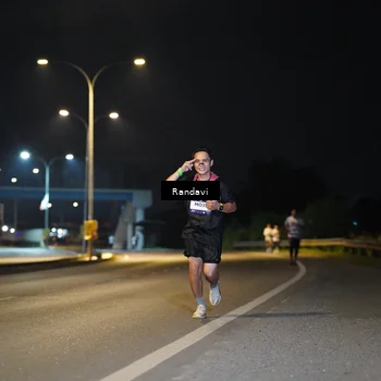 Runner Photo 7771695