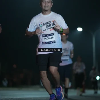 Runner Photo 7771705