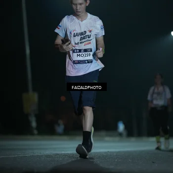 Runner Photo 7771712