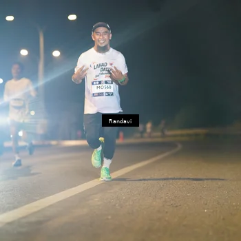 Runner Photo 7771747