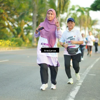 Runner Photo 7771891