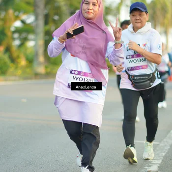 Runner Photo 7771892