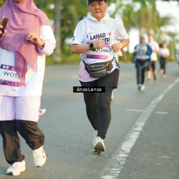 Runner Photo 7771905