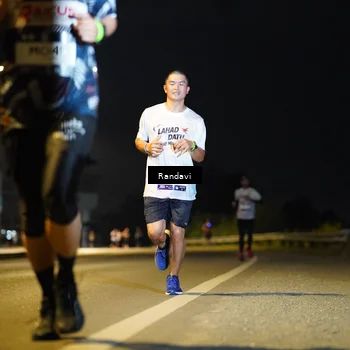 Runner Photo 7771907
