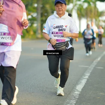 Runner Photo 7771912