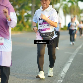 Runner Photo 7771916
