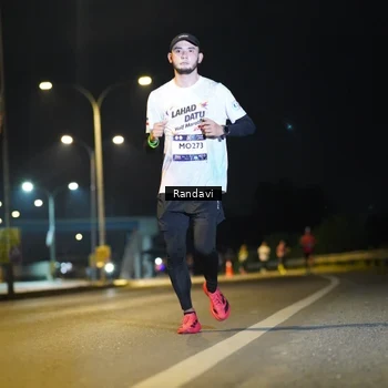 Runner Photo 7771939