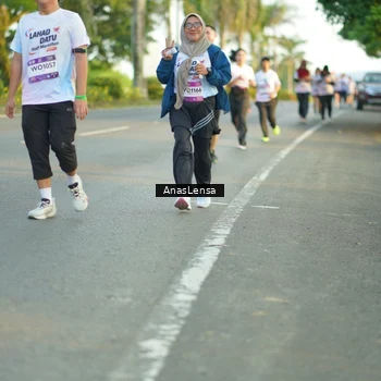 Runner Photo 7771945