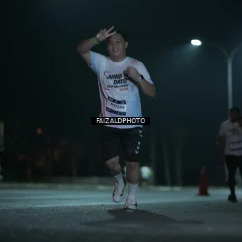 Runner Photo 7771947